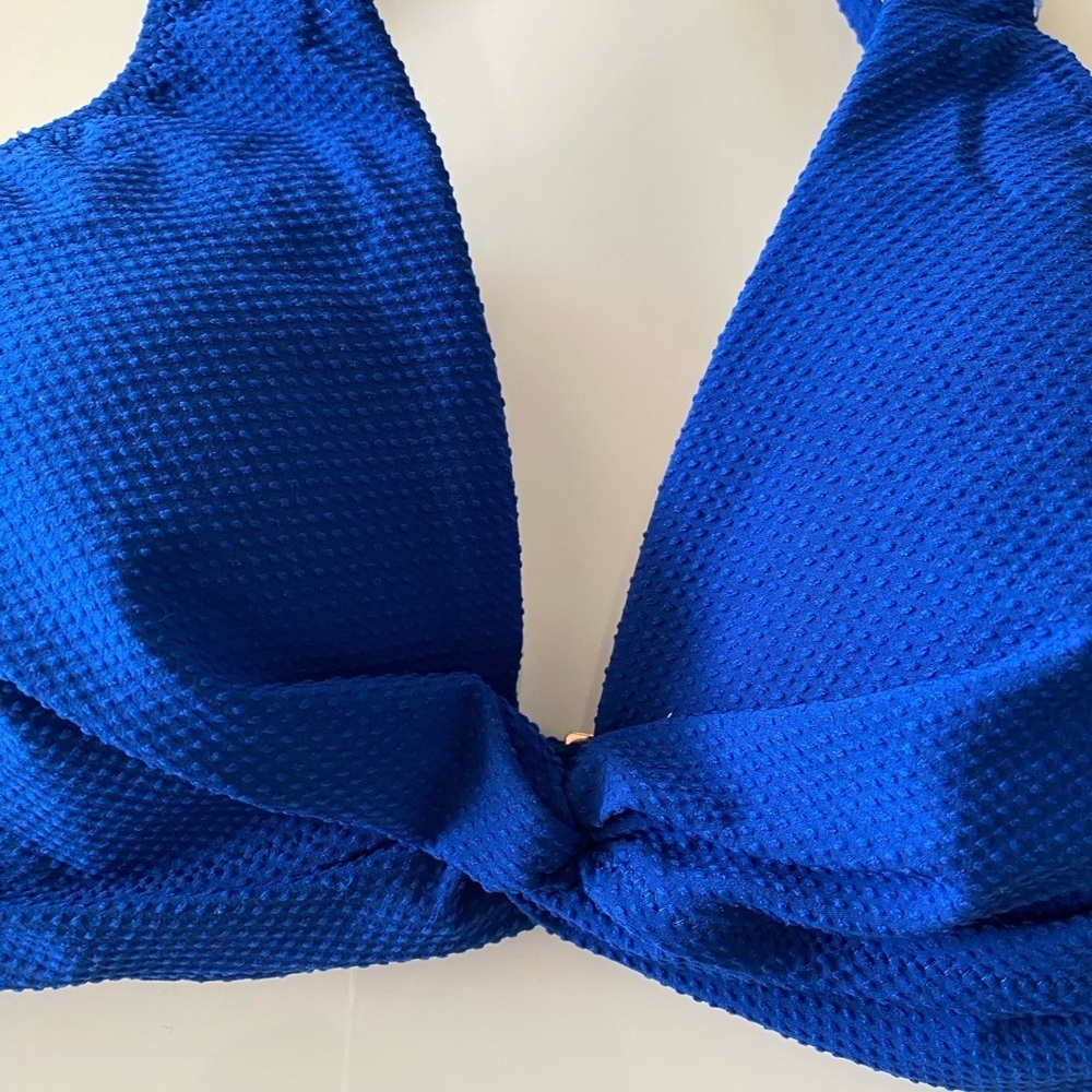 NWT Women's Blue Twist-Front Bikini top - Picture 4 of 11